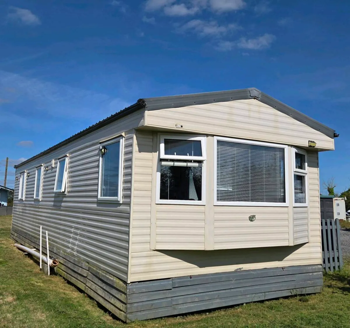 2 Bed Willerby Mobile Home - Image 2