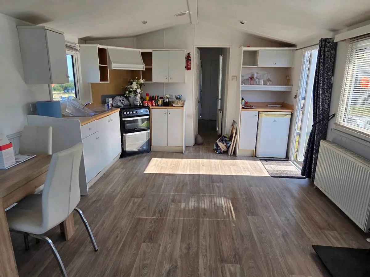 2 Bed Willerby Mobile Home - Image 4