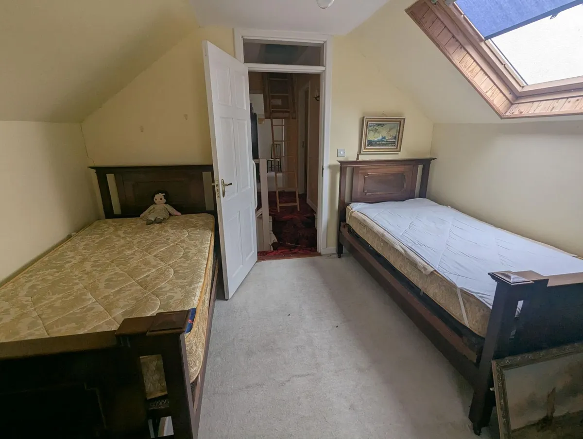 Victorian Twin Beds