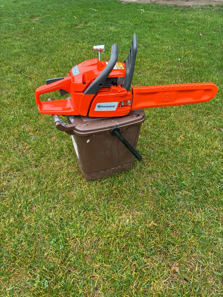 Brand new husqvarna chainsaw - Image 3