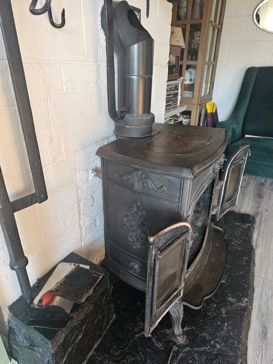 Balmoral Solid Fuel Stove with Back Boiler - Image 4