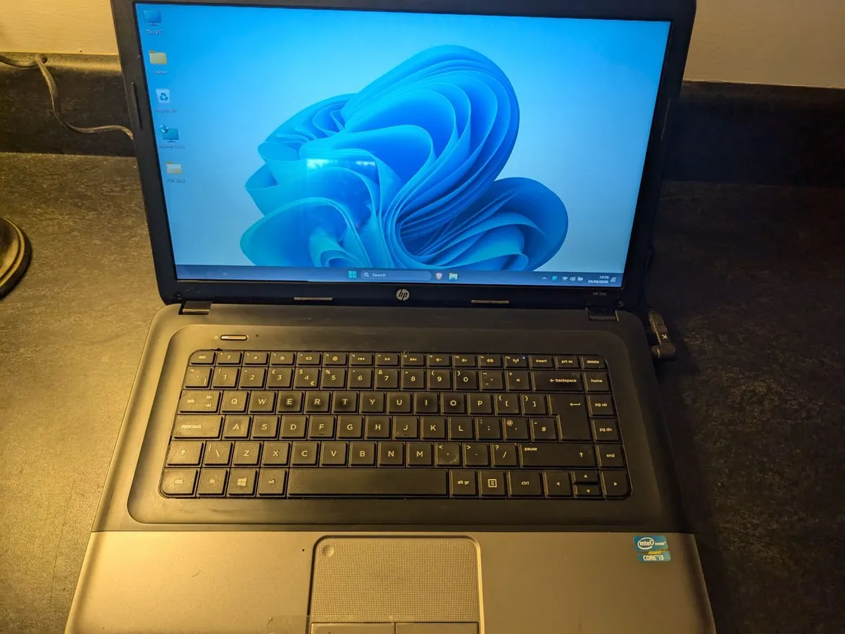 HP 250 G1 Laptop - Image 3