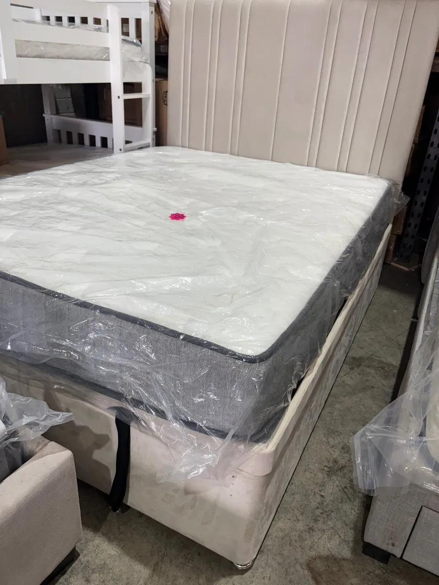 Beds and mattresses - Image 3