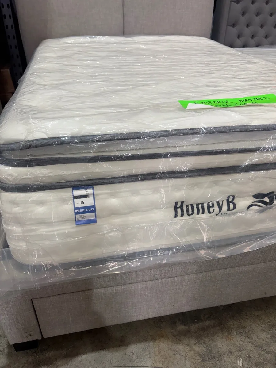 Beds and mattresses - Image 2