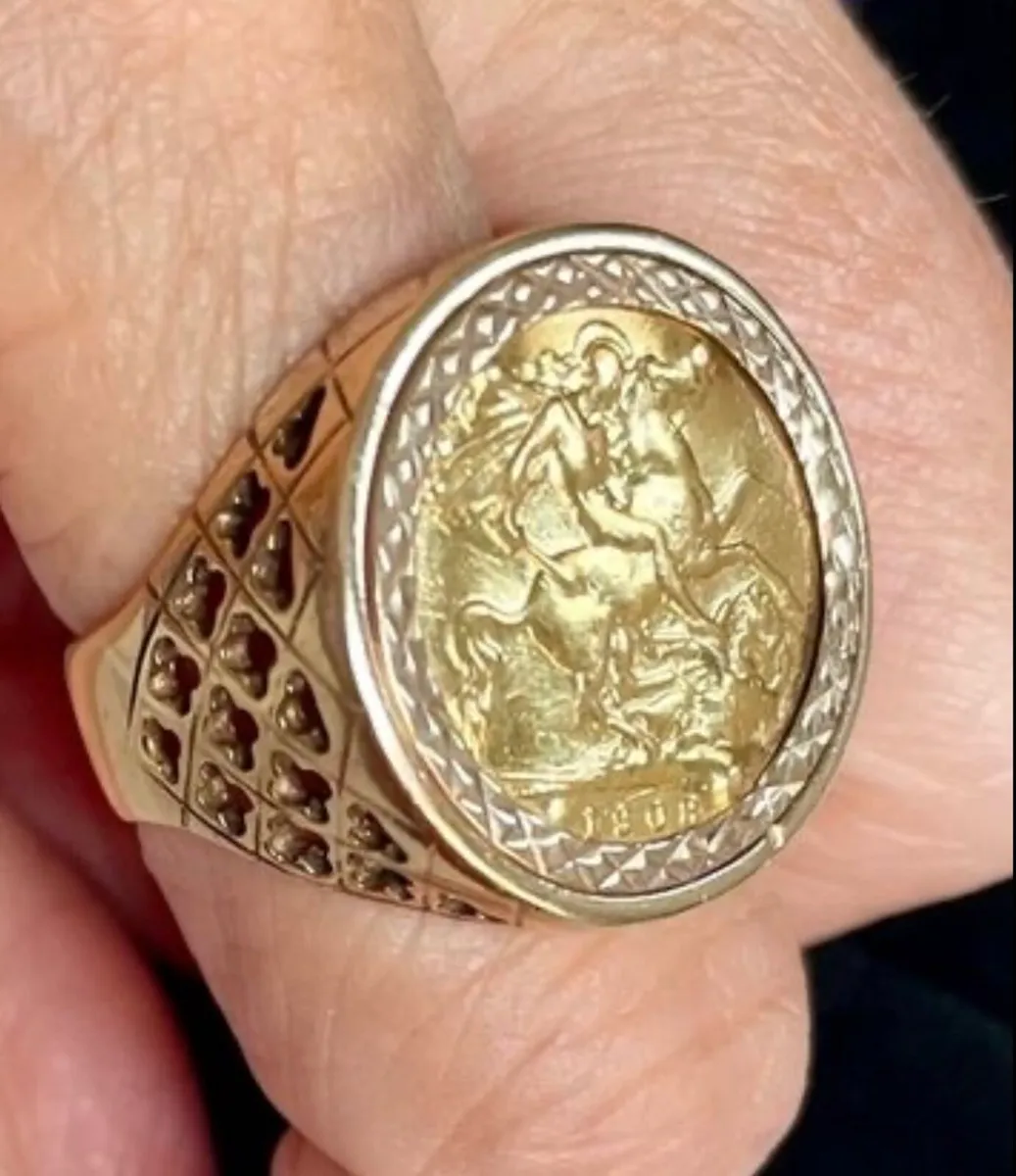 Sovereign signet Ring - Image 1