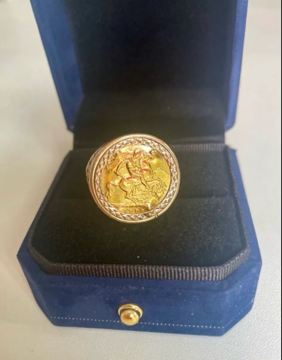 Sovereign signet Ring - Image 3