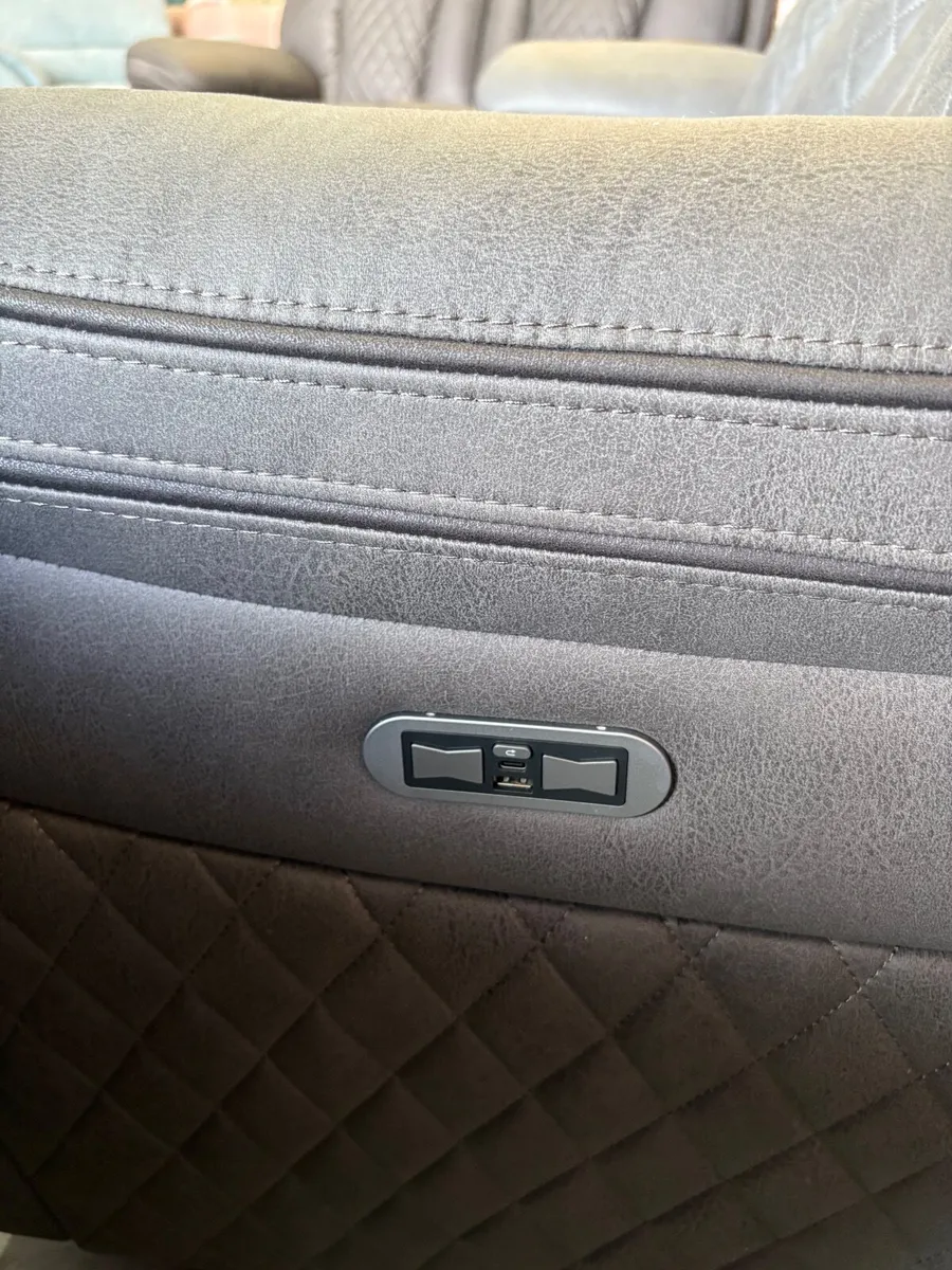 Electric Recliner’s - Image 4