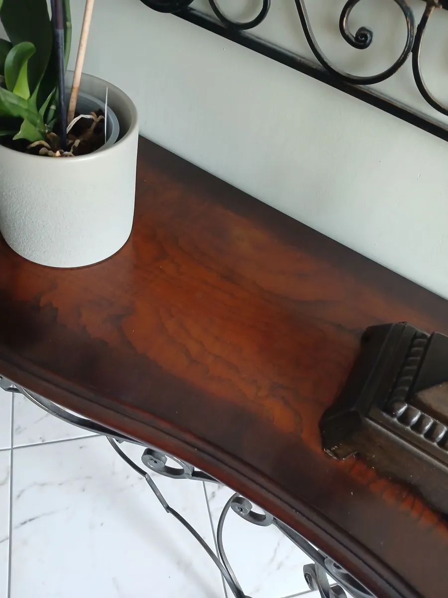 Mindy browne matching hall table & mirror Pristine - Image 3