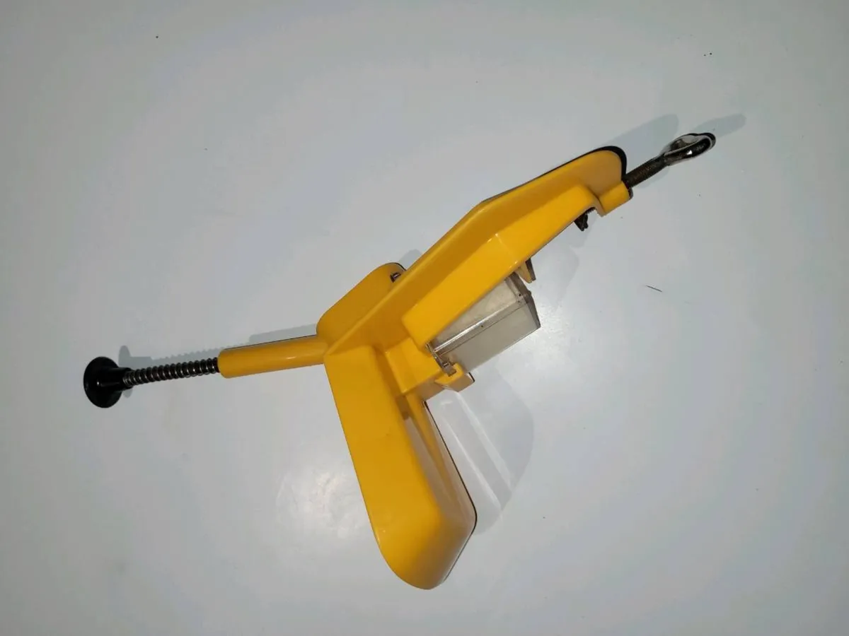 Vintage tabletop cherry pitter or stoner - Image 3