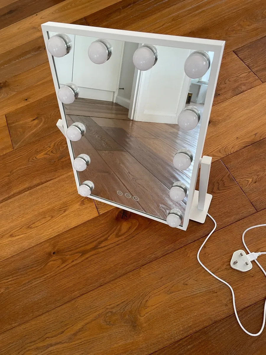 Vanity  mirror with base and lights - Image 1
