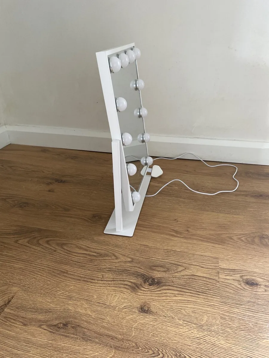 Vanity  mirror with base and lights - Image 4