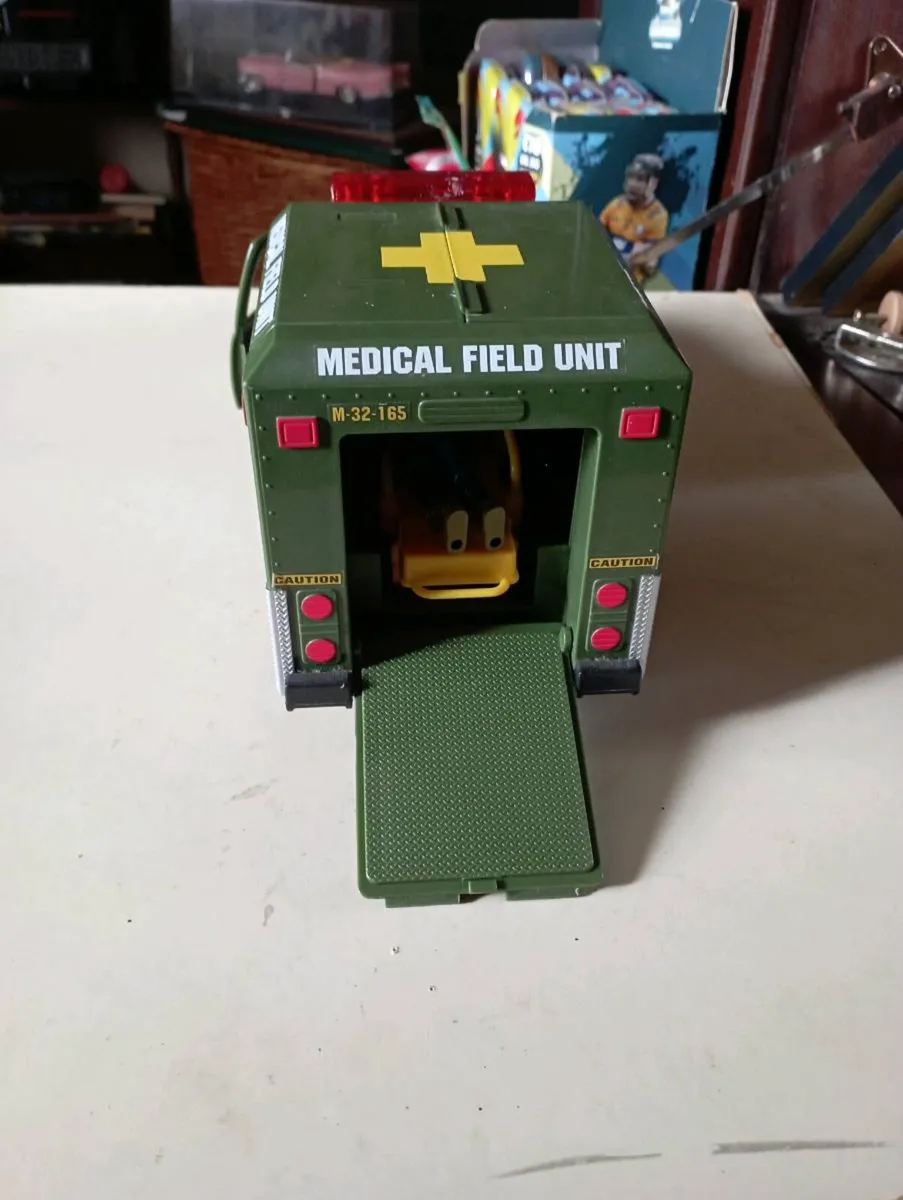 MILITARY  VERTICALS  FOR SALE /FIGURE'S 3 iN TOTAL - Image 4