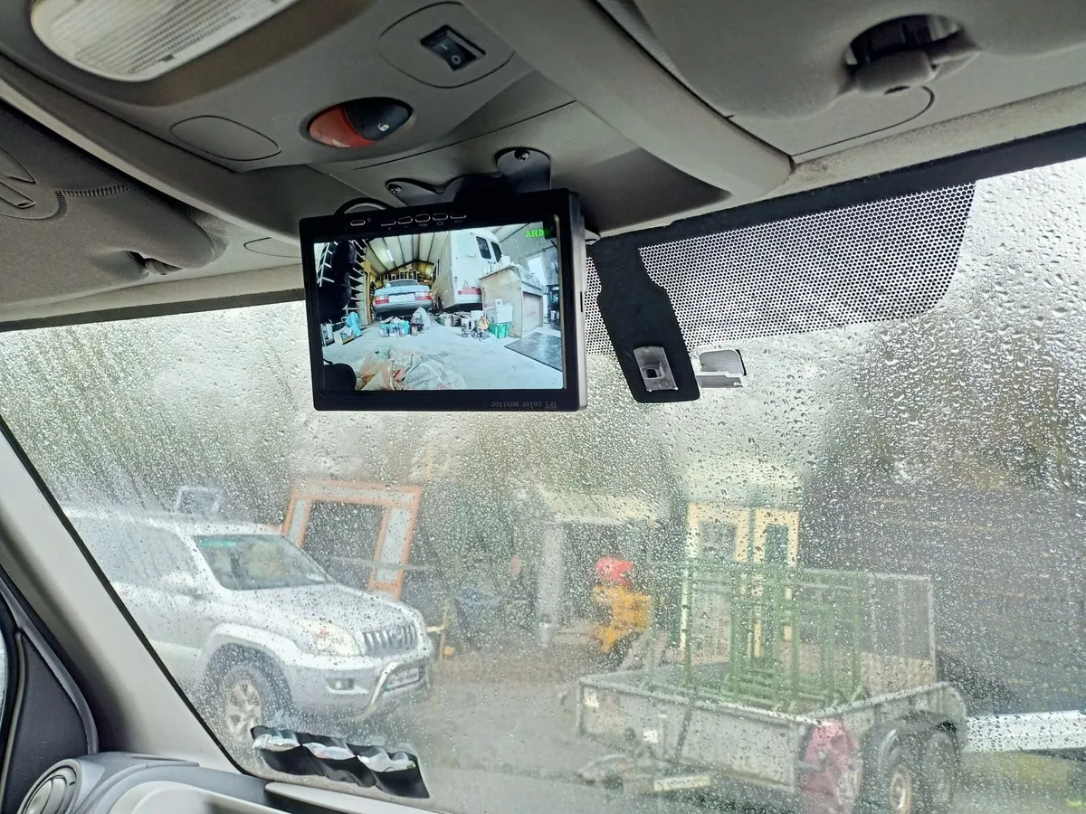 7" Reversing camera kit for van or truck - Image 1