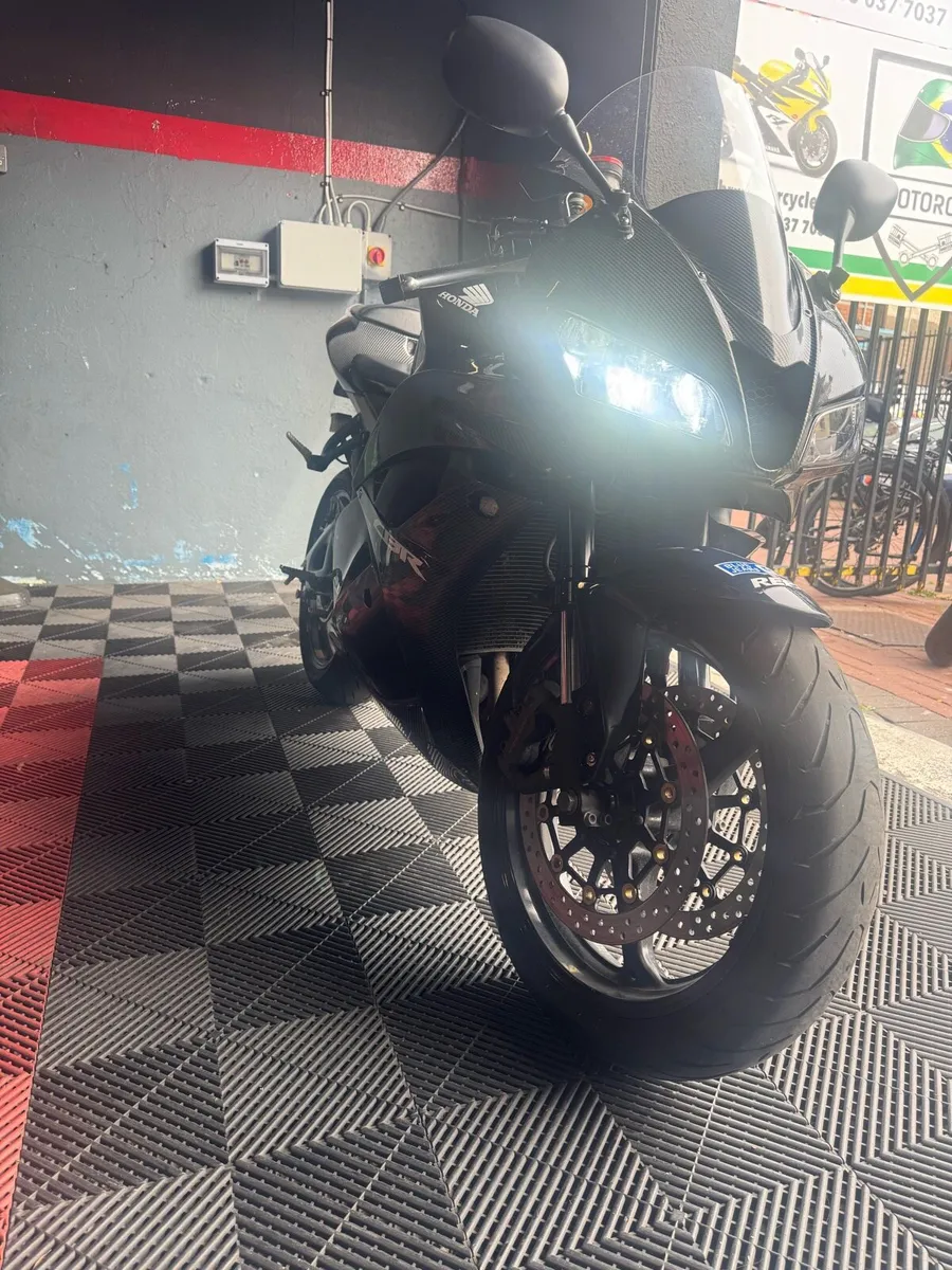 Honda CBR 600RR - Image 2
