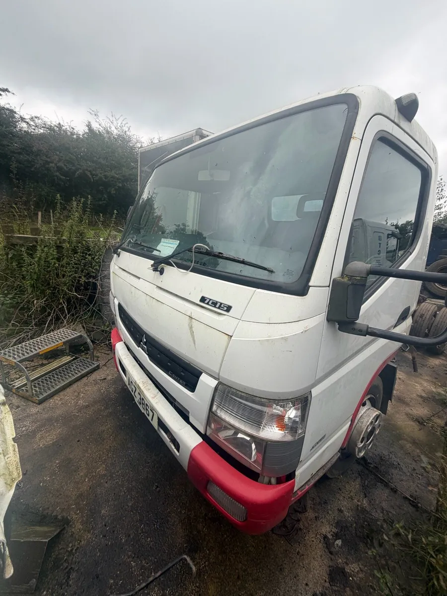2016 Mistubishi Canter for parts or repair - Image 1