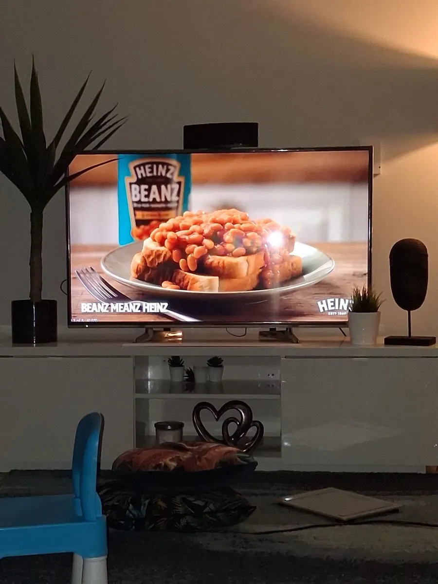Panasonic Viera 49-inch 4K LED - Image 2