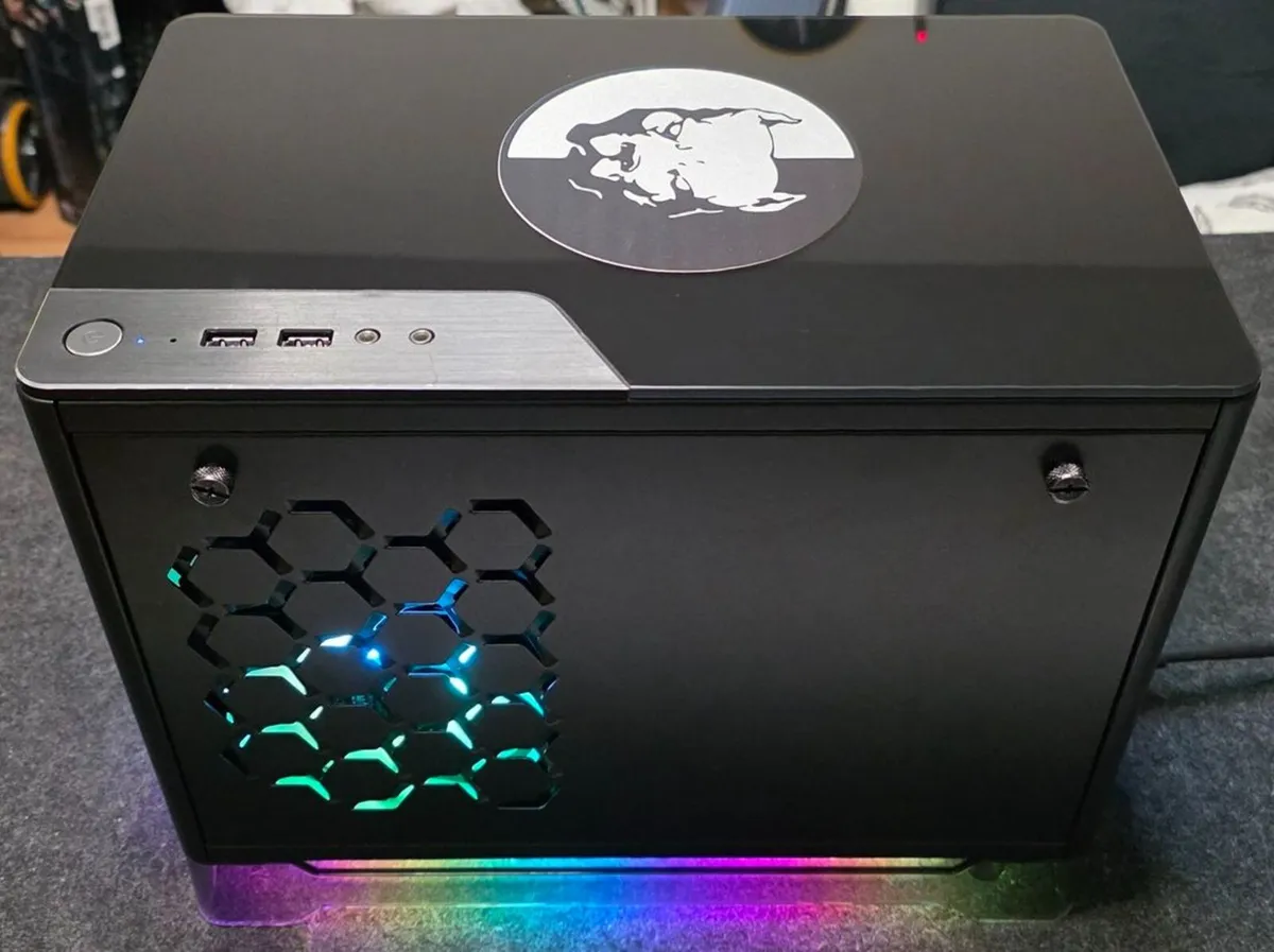 InWin Pitbull i5 RX 9060 XT Mini Gaming PC - Image 4