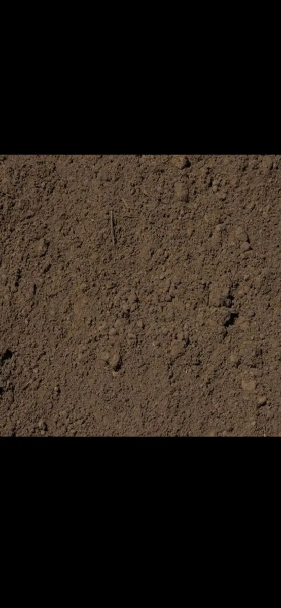 Top Quality Screened Topsoil - Image 2