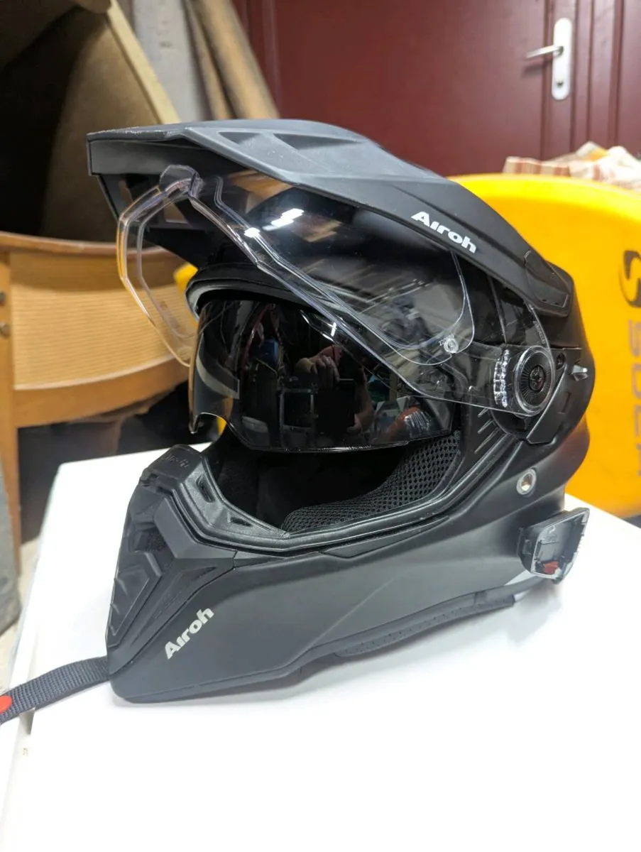 Airoh command helmet - Image 2