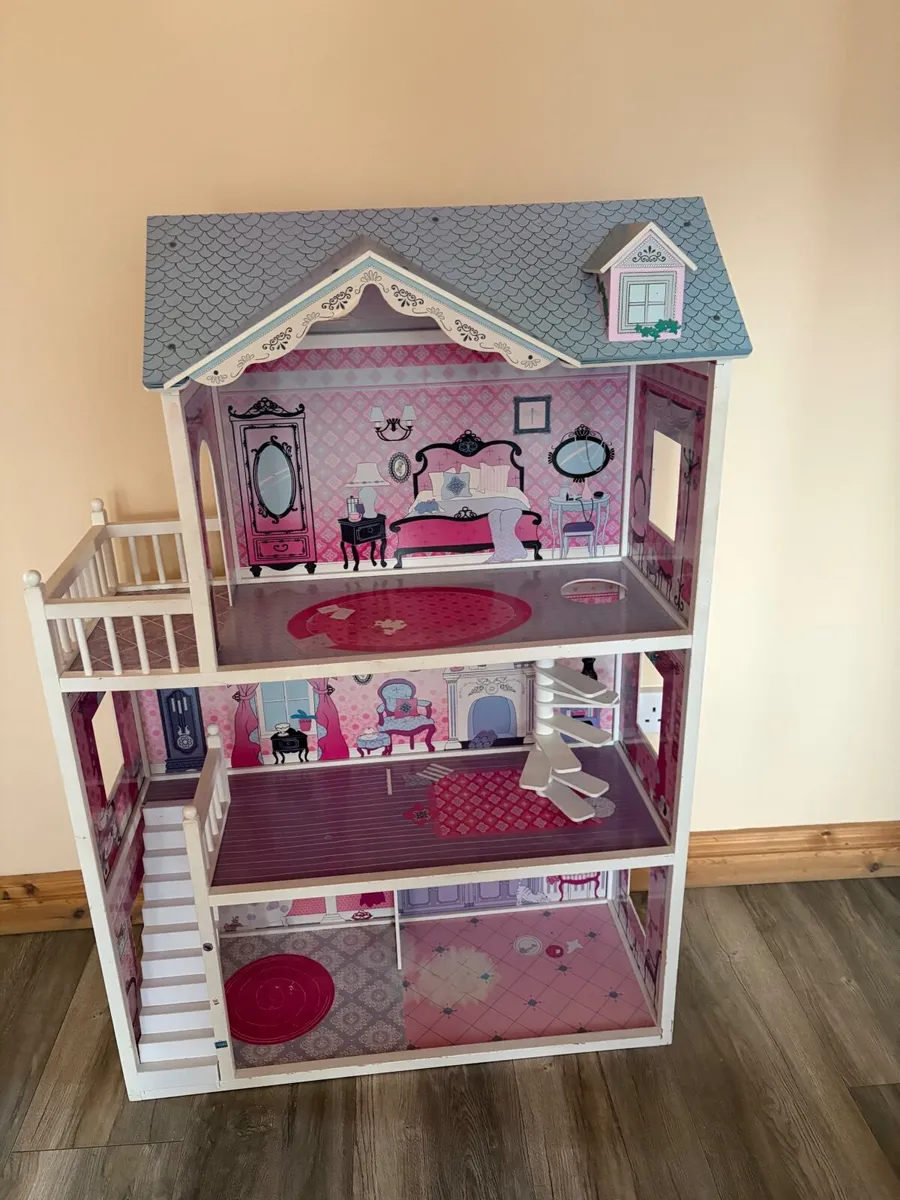 Large Dolls House - Image 1