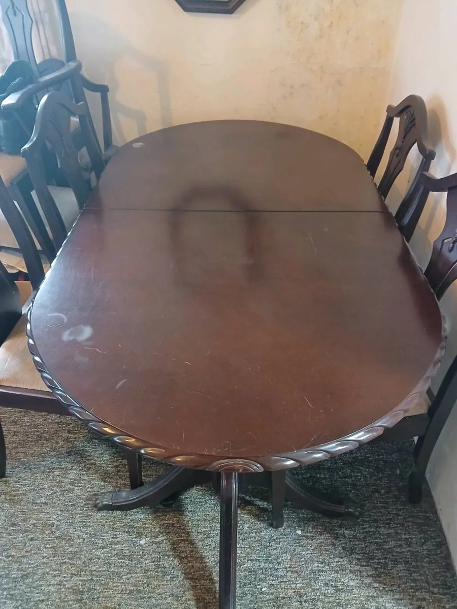 Mahogany table + 6 chairs - Image 1