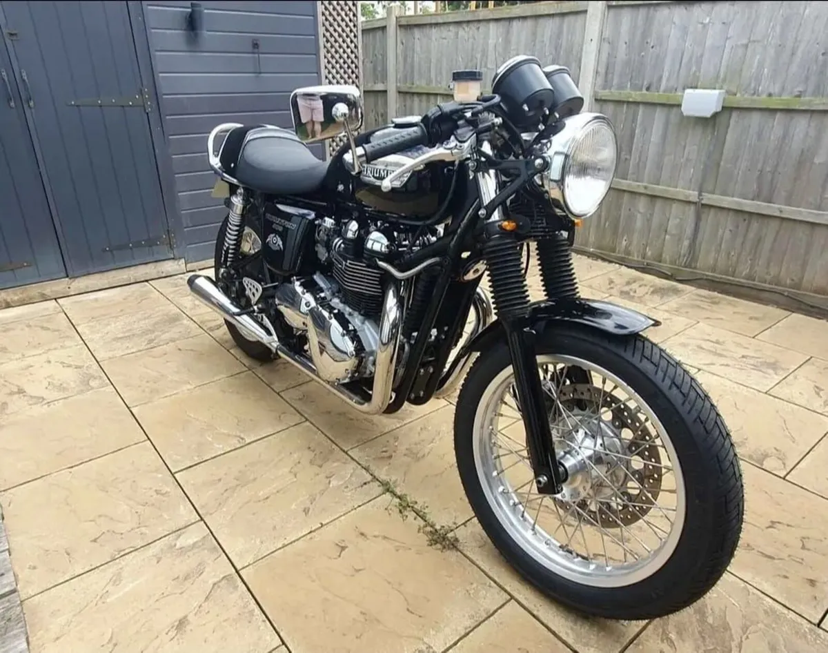 2005 Triumph Thruxton cafe racer - Image 1