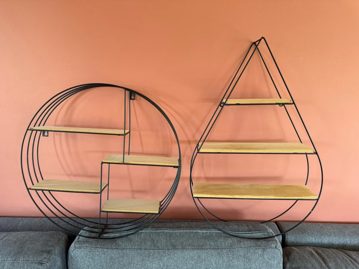 2 shelves - Image 1