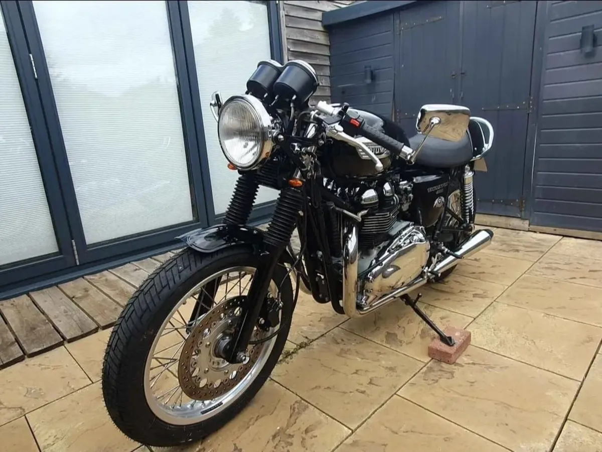 2005 Triumph Thruxton cafe racer - Image 2