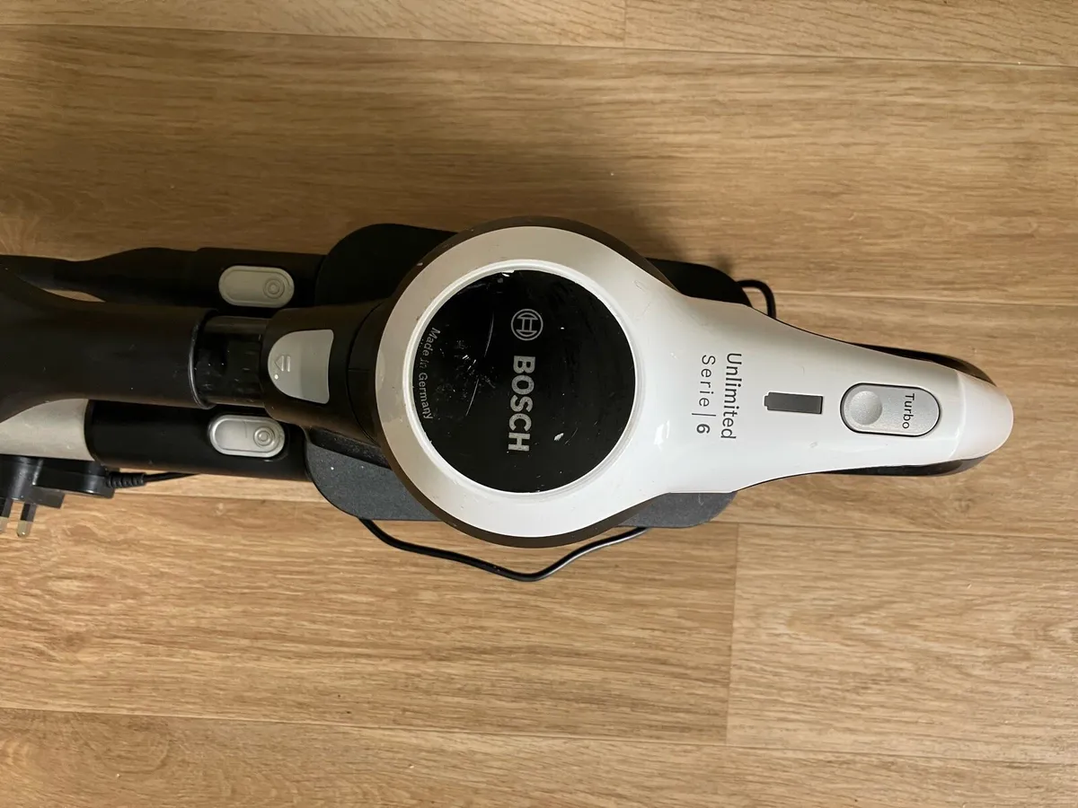 Bosh vacuum cleaner - Image 2