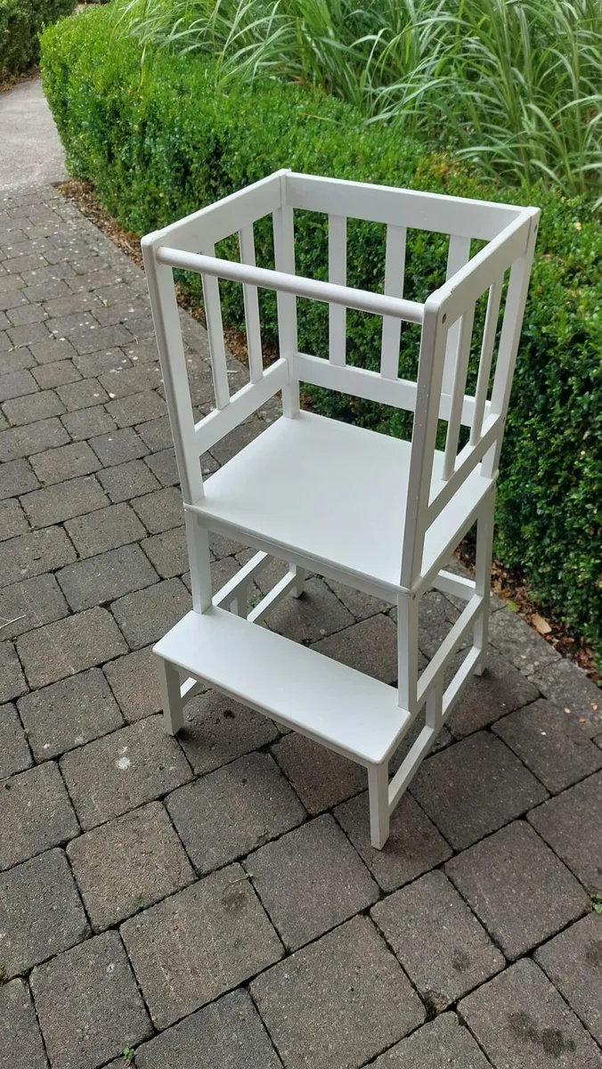 White Wooden Montessori Toddler Learning Tower / K - Image 1
