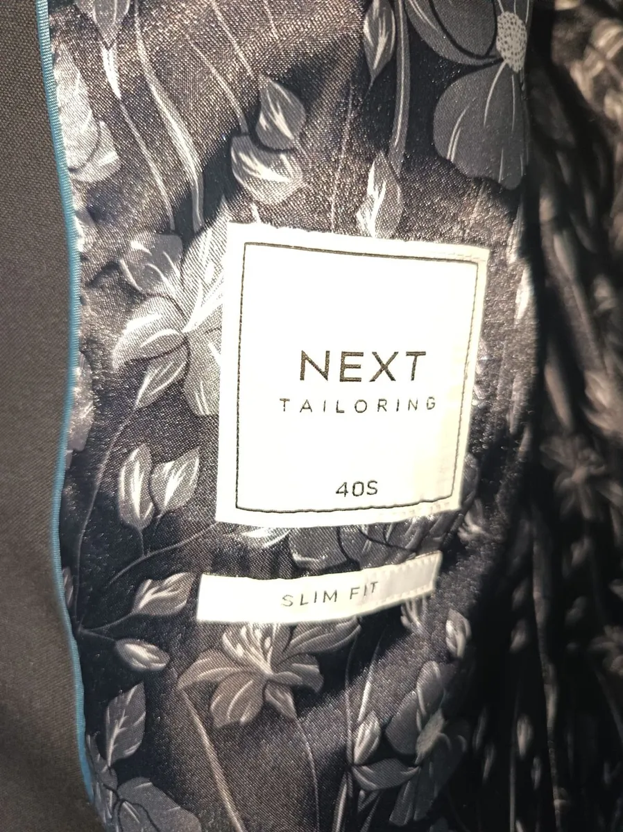 Men's suit - Image 2