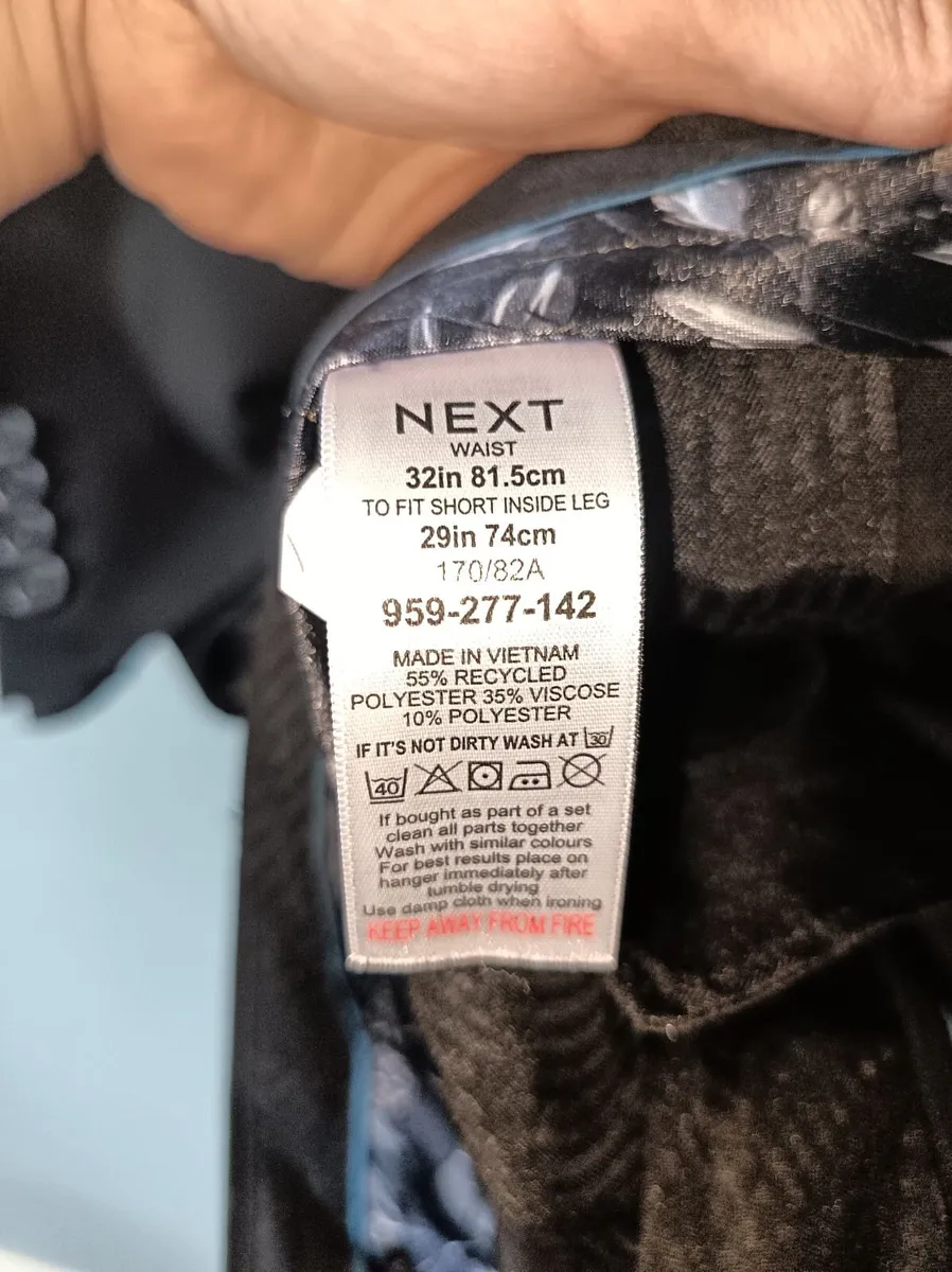 Men's suit - Image 3