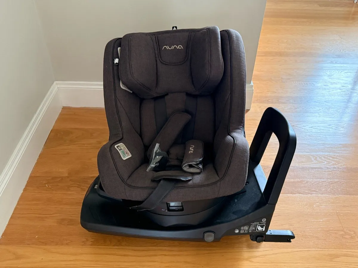 2 Child car seats - Image 2