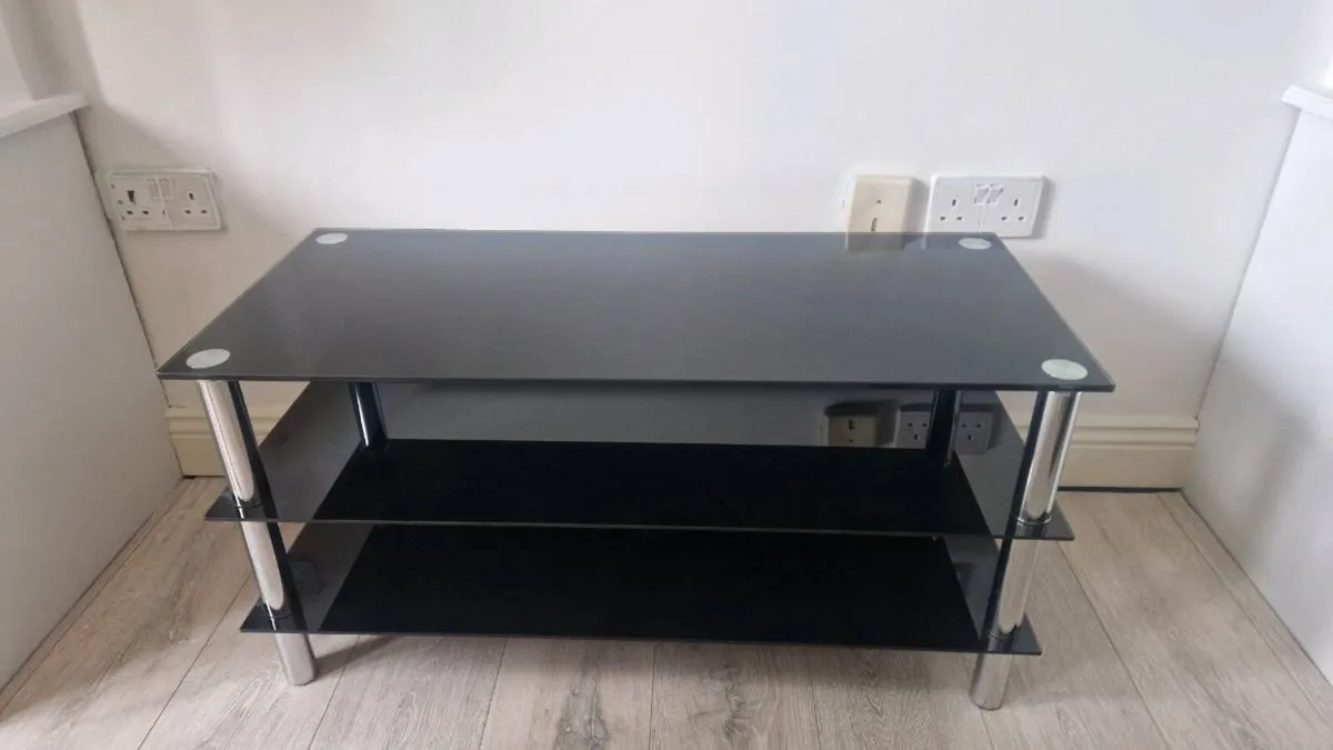 TV stand - Image 3