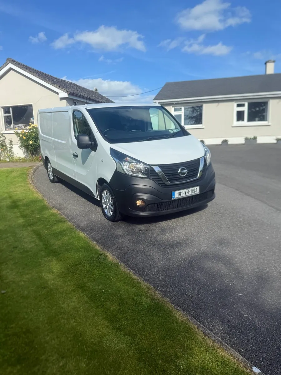 Nissan nv 300 - Image 3