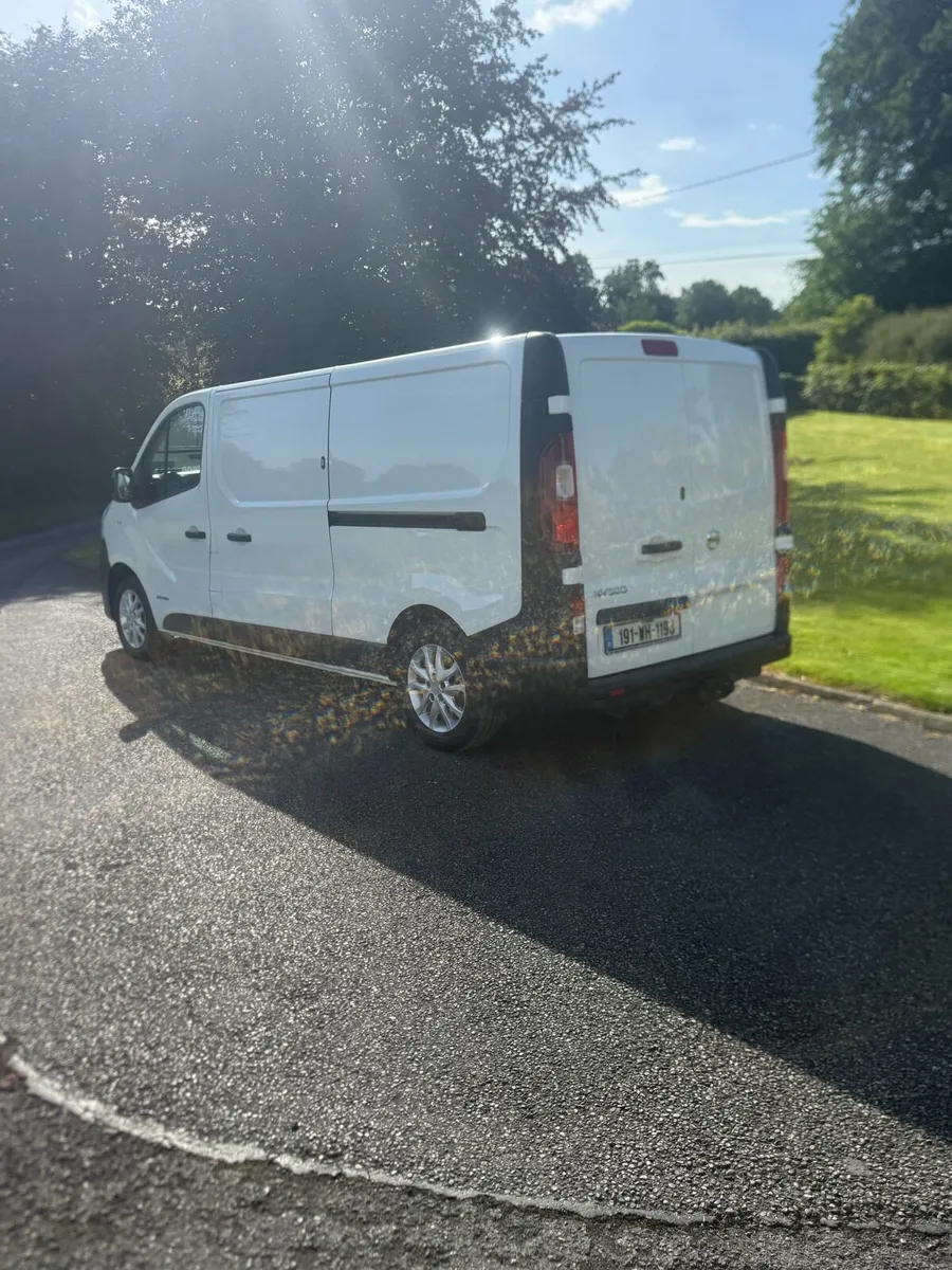 Nissan nv 300 - Image 4
