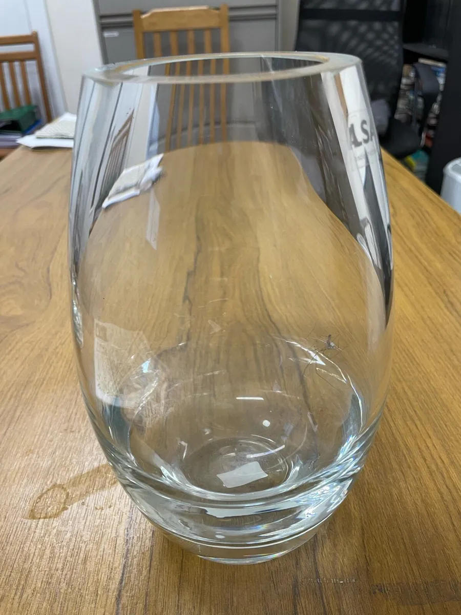 Vases - Image 4