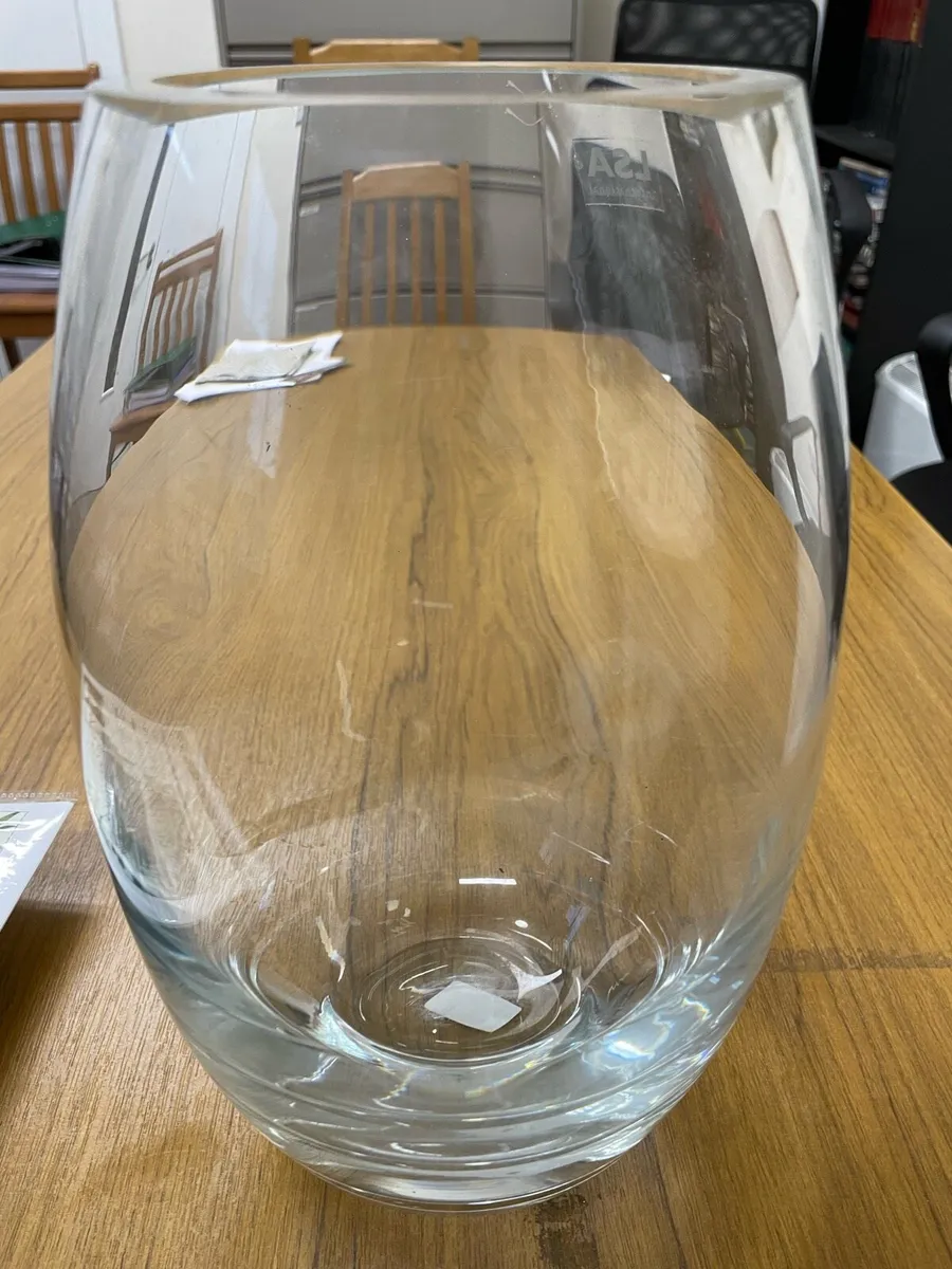 Vases - Image 1