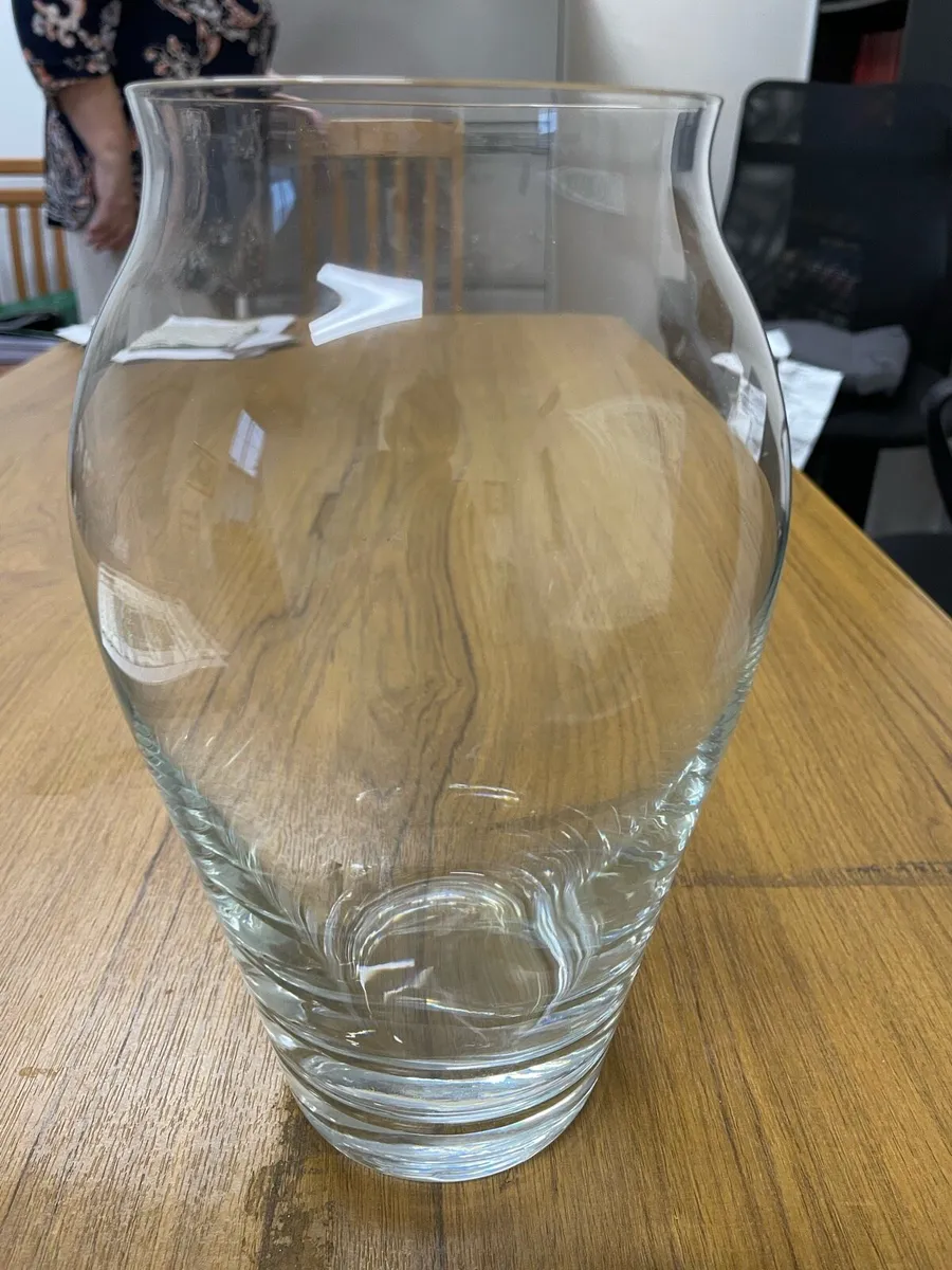 Vases - Image 2