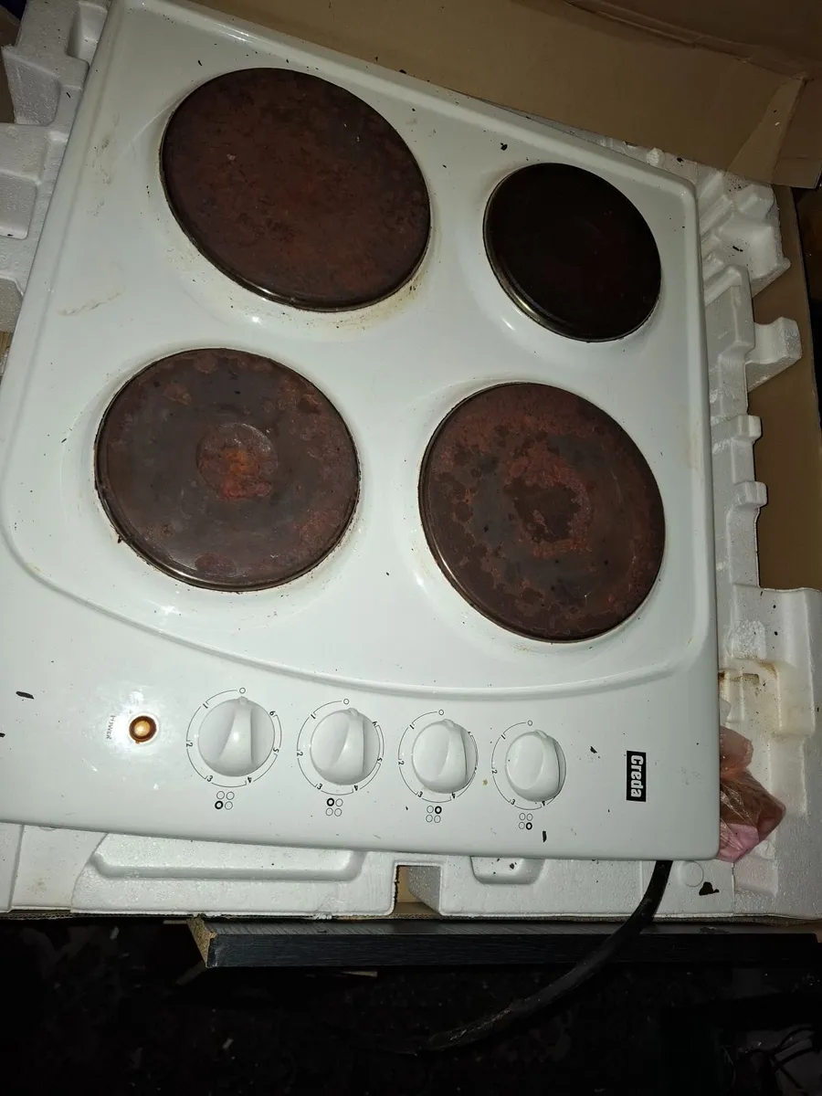 Oven and hob - Image 2
