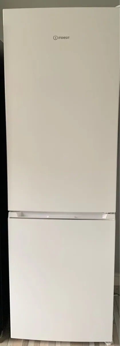 Fridge Indesit - Image 1