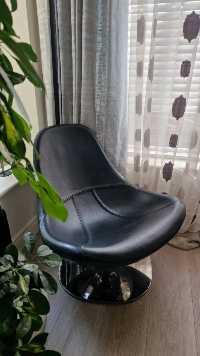 Leather Egg chair IKEA collection - Image 1
