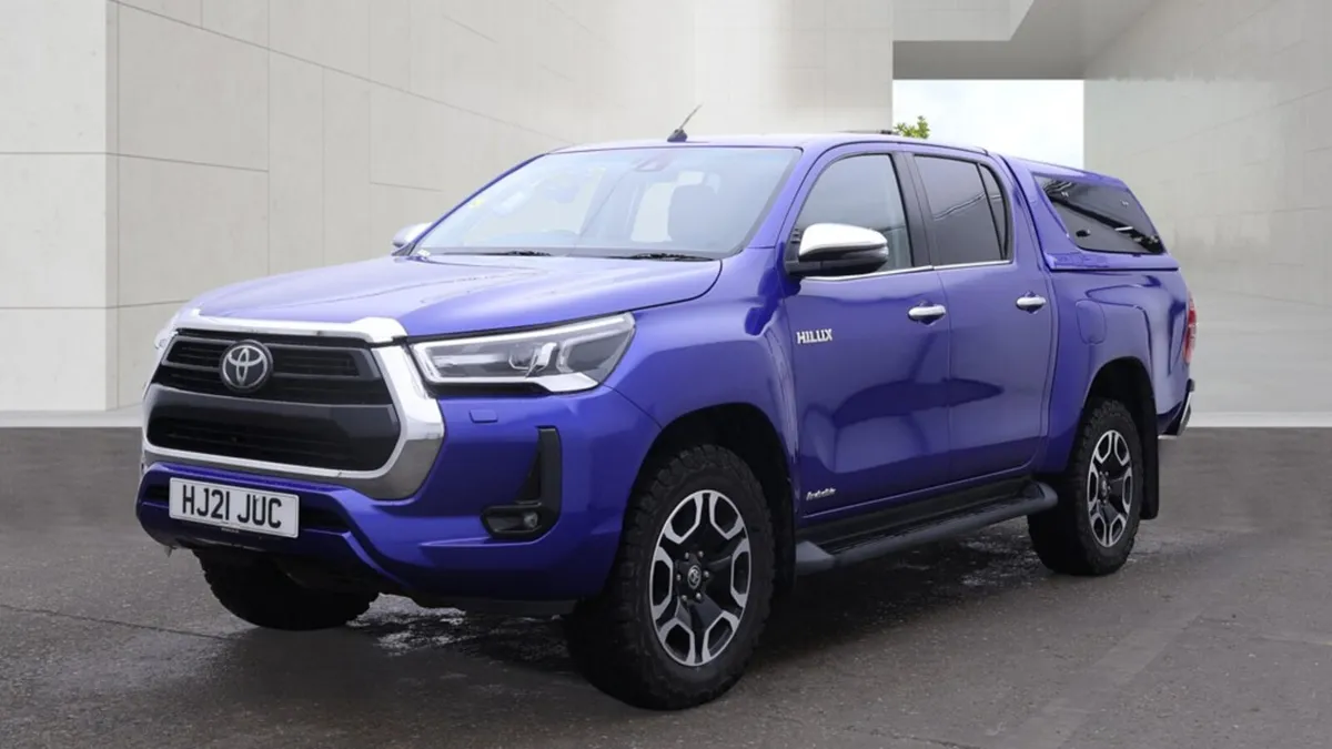 Toyota Hilux 2021 - Image 2