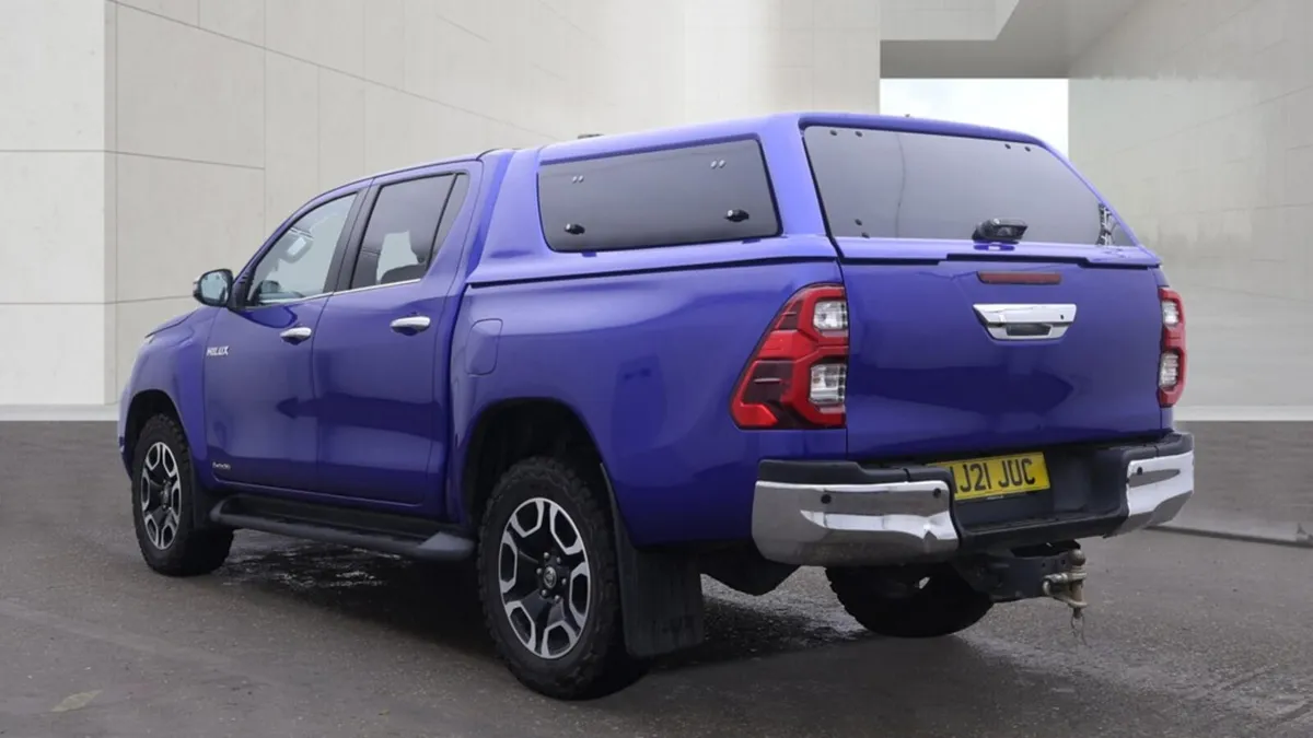 Toyota Hilux 2021 - Image 3