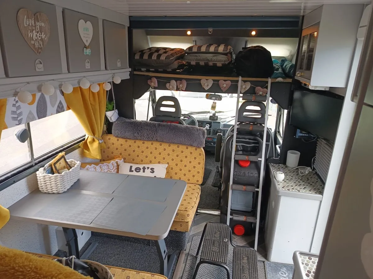 Vintage camper van - Image 3