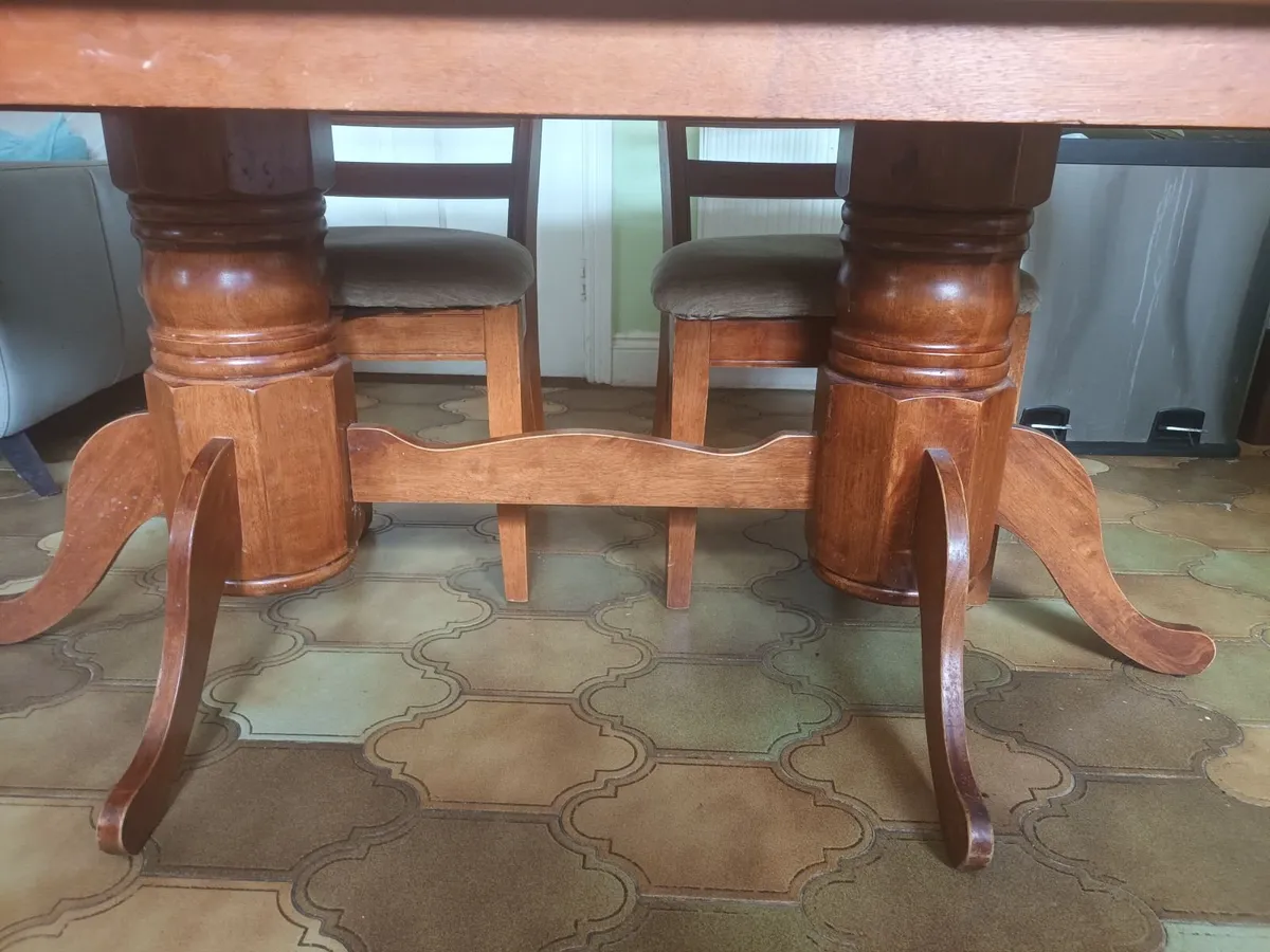 Table and 5 Chairs - Image 2