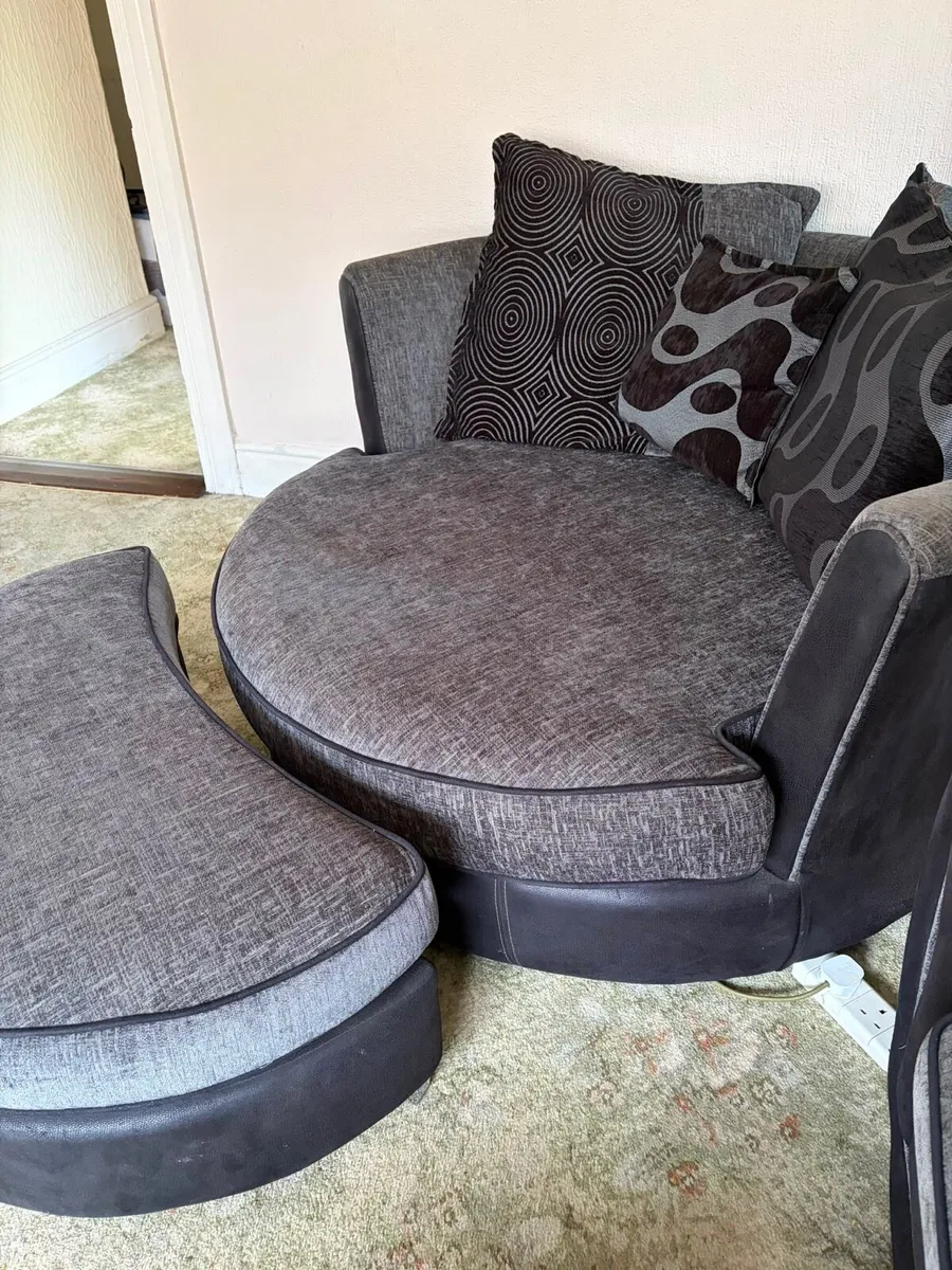 Single seater swivel lounger - Image 2