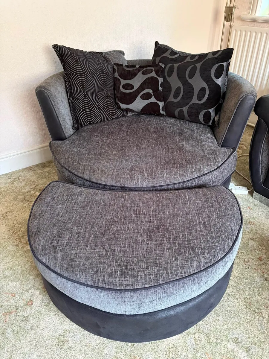 Single seater swivel lounger - Image 3