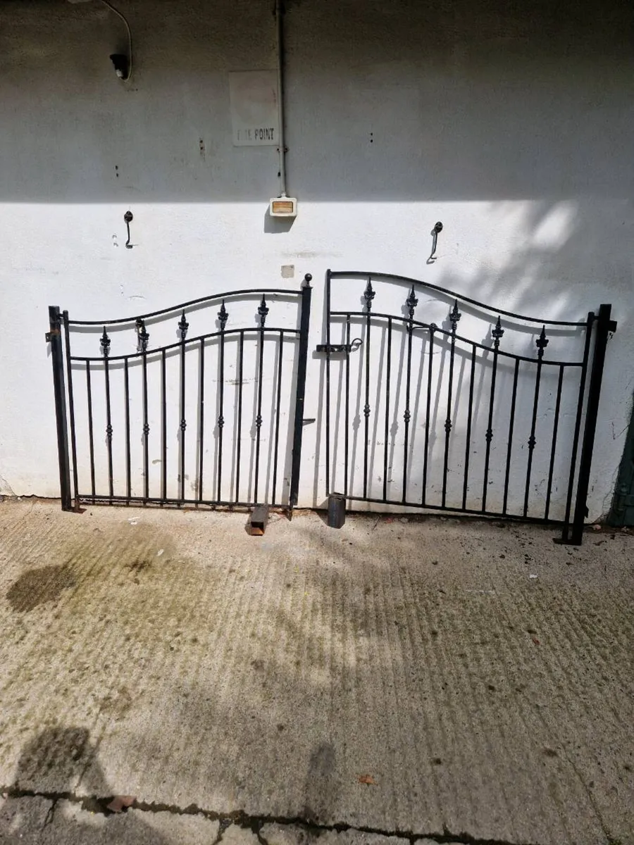 Gates - Image 2