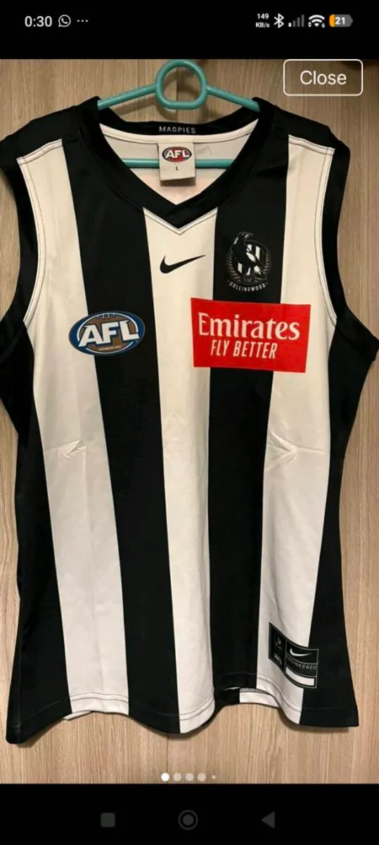 AFL mens Collingwood large Jersey - Image 1